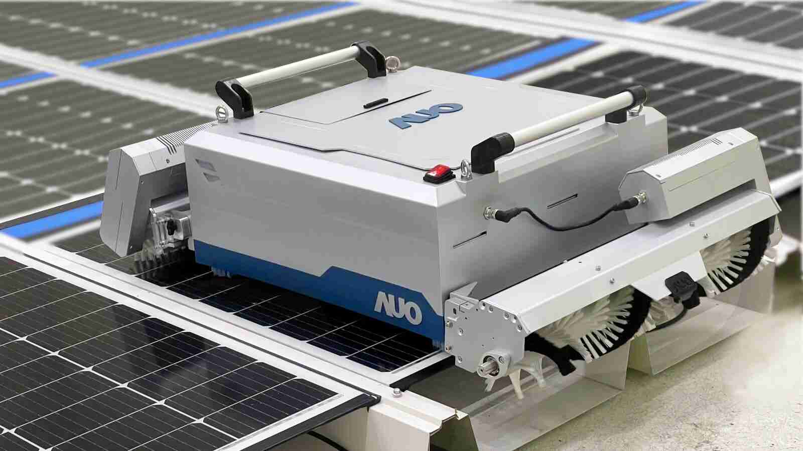 尊时凯龙致力EPC场域技术升级，，导入清洁机器人搭配传感器与AI数据分析，，，大幅减少维运成本